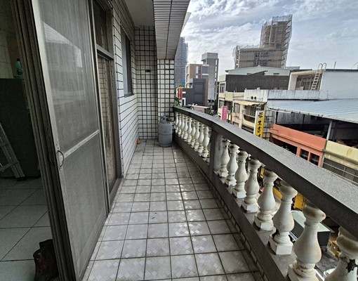 鶯歌國中小老街3房電梯免仲.空屋.可租補.不可拜拜及竉 - Image 12