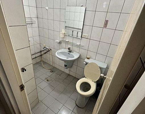 星鴻😊淡水淡大獨立套房設備齊全(可租補)租金可議 - Image 3