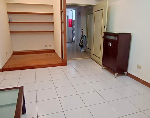 逢甲商圈3+1房出租（另有車位）今日還有 - Image 1