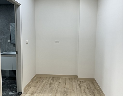 近南亞龍岡忠貞商圈全新大套房台電有車位 - Image 3