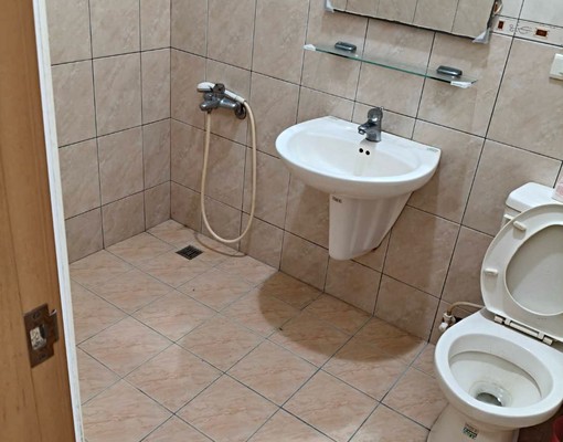 中正路二段一樓空間 - Image 4