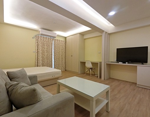 捷運裝潢陽台大套房(含管理費、網路) - Image 8