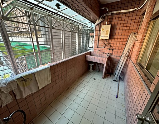 信義路/大四房大使用空間/一層兩戶/全新變頻冷暖冷氣/ - Image 6