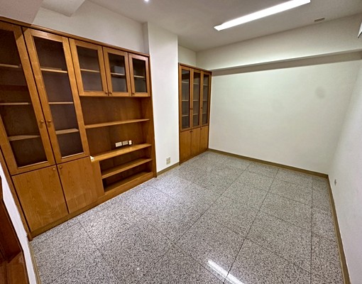 信義路/大四房大使用空間/一層兩戶/全新變頻冷暖冷氣/ - Image 7