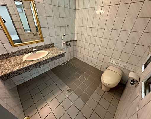 信義路/大四房大使用空間/一層兩戶/全新變頻冷暖冷氣/ - Image 10