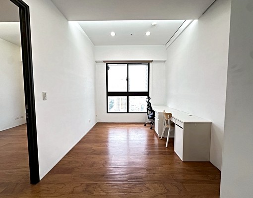 西區勤美商圈✨大坪數3+1房✨連號雙平車✨可寵物✨職業友善 - Image 12