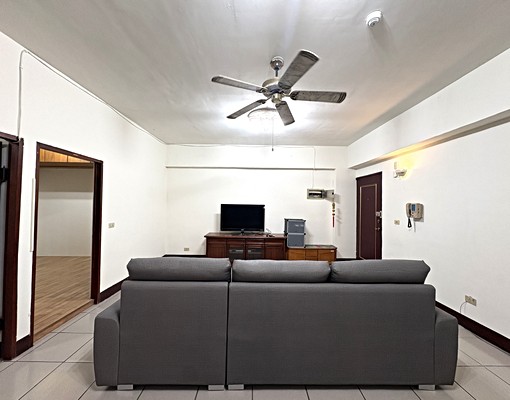 出租~近園區-竹中車站旁"愛丁堡"大三房-平車.含管.可寵物 - Image 2