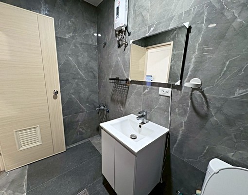 亞東醫院❤️🔥洗脫烘/免爬高/採光佳/傢俱齊全/掀床 - Image 11