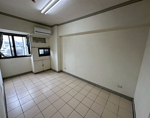 ~出租件~南區美村路電梯大樓大四房有平面車位另租 - Image 3