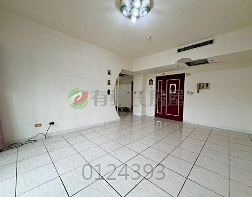 好旺角四房車含車含管可租補 - Image 1