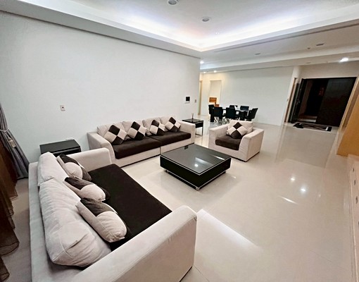 七期/走路新光遠百/室內60坪/含平車 - Image 1