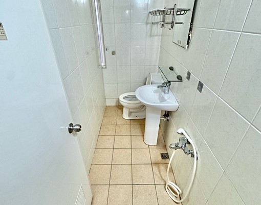 可貓✨精美兩房一廳✨台水電✨可租補✨抽油煙機廚房✨近曉明女中 - Image 9