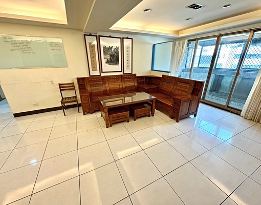 ⭐大降價⭐3房簡配◾現況出租◾含管◾含平面車位 - Image 1