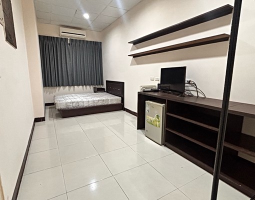 近中壢夜市.新明市場電梯套房.有機車位 - Image 1