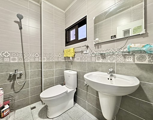 沙鹿雙商圈⭐可租補、戶籍、寵物⭐傢俱全⭐自家車庫 - Image 11