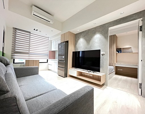 烏日高鐵微笑世界2房/平面車位+高級裝潢+家具全配(洗烘脫) - Image 1