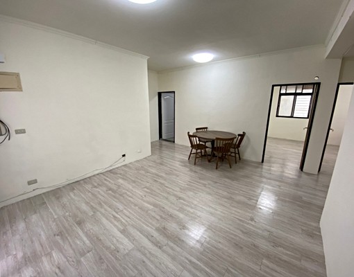 E長安長榮商圈。便利大三房。可租補可入籍 - Image 2