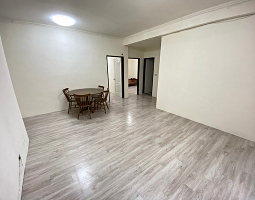 E長安長榮商圈。便利大三房。可租補可入籍 - Image 1