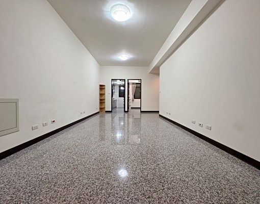 古蔡🏅三重【學甫大廈】近重陽橋.大三房雙衛浴.含管含車 - Image 2