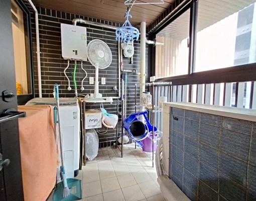 海洋都心精裝三房平車 - Image 1