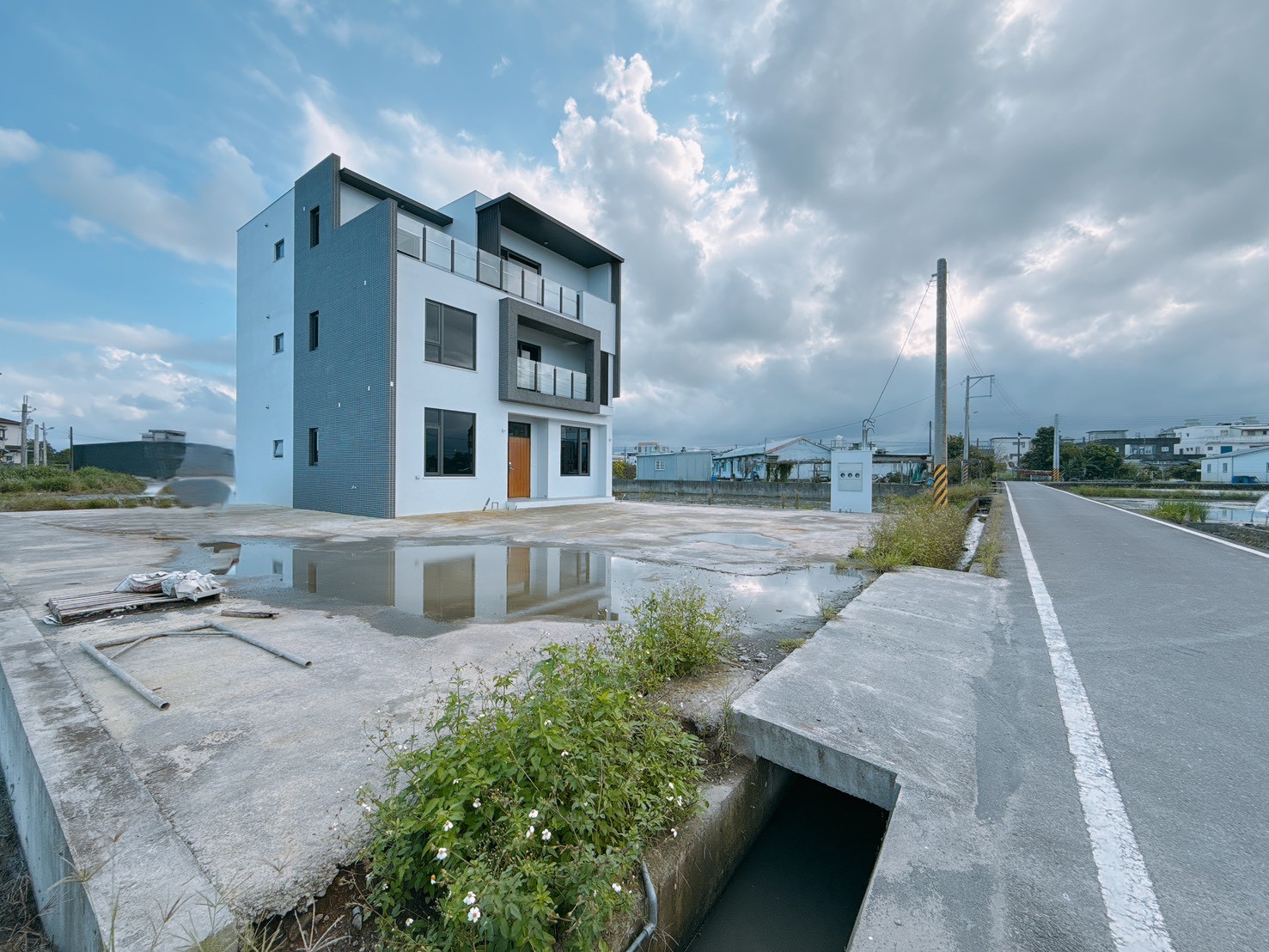 五結孝親房大露台電梯五房全新農舍~麟麟