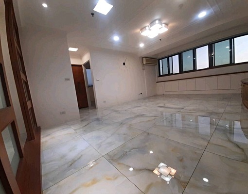 鄰近捷運.市場☆溫馨.通風明亮、3+1房附車位☆租金含車含管 - Image 4