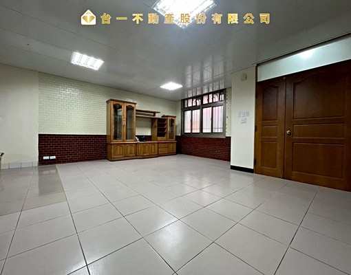 TO免仲/可補助/近忠貞市場大坪數稀有透天 - Image 1