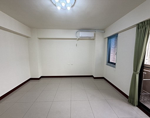 市中心5+1房車庫透天★68快速★屋齡新 - Image 5