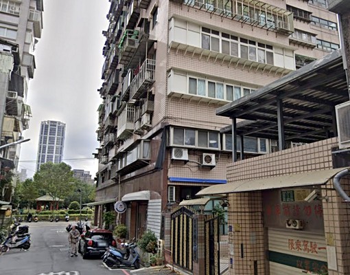 仁愛公園旁,大停車位 - Image 2