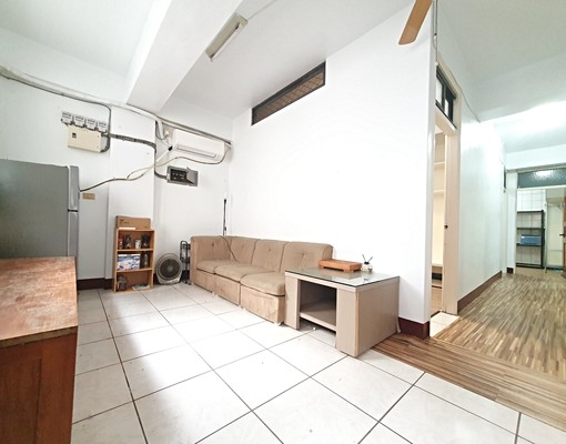 ⭐逢甲夜市⭐可雙租補⭐一層一戶⭐超大四房兩衛浴⭐ - Image 1