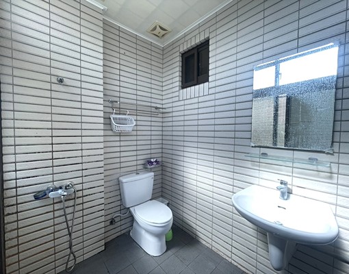 園區旁大套房｜垃圾集中管理｜使用空間超大｜獨立洗衣機 - Image 5