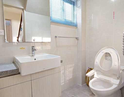 磐石中學大五房前院車庫別墅、屋新 - Image 4