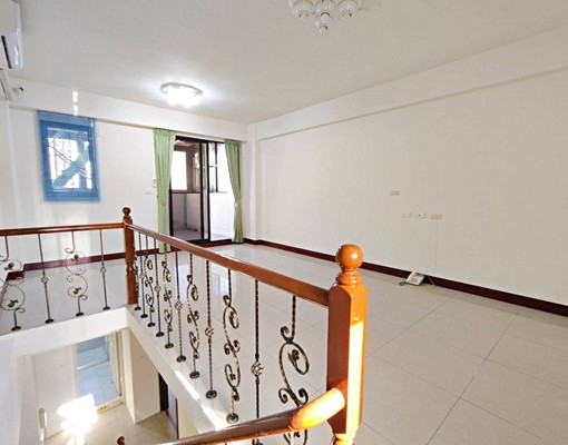 磐石中學大五房前院車庫別墅、屋新 - Image 10