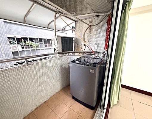 三多捷運新光三越【三多三星】漂亮大套房附家電 - Image 10