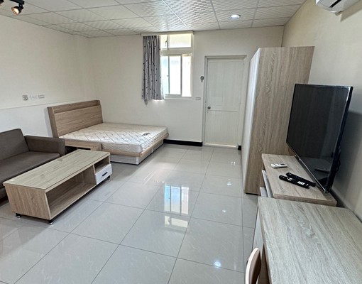 可租補+台電計費+55吋液晶+落地陽台及分離式冷氣 - Image 2