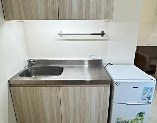 可租補+台電計費+55吋液晶+落地陽台及分離式冷氣 - Image 7