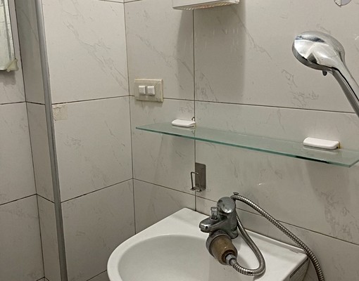 日新國小可租補有陽台漂亮套房出租 - Image 4