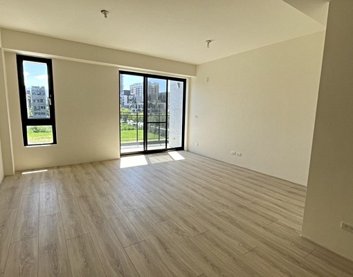 南興路上.住辦合一.電梯別墅 - Image 4