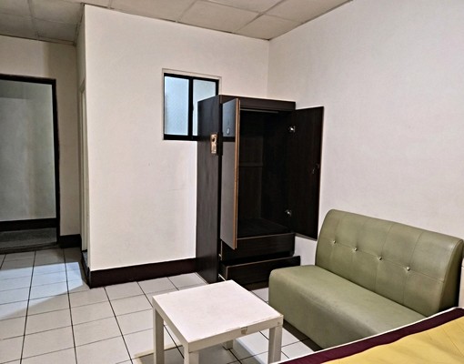 中原單人套房有對外窗 - Image 2