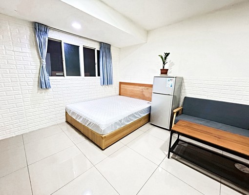 近捷運三重國小站【秒殺租案】可寵物★採光優★獨立衛浴 - Image 1