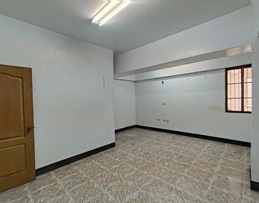 【可營登免3萬店面】永康交流道旁超值金店面 - Image 6