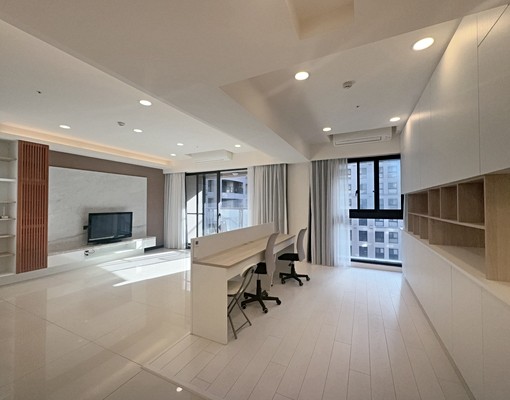 成功國中旁陽光冷氣美3+1房~雙車位 - Image 3