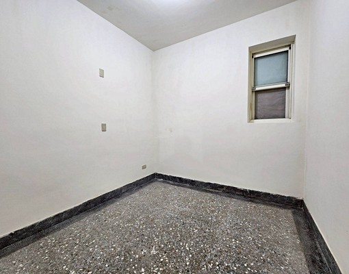 可租補~中正路好進出一樓『央北團隊』洪斌峰 - Image 5