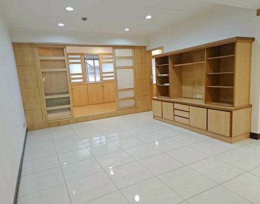 成功國小旁長安街電梯華廈溫馨3+1房(和式),有機車位 - Image 2