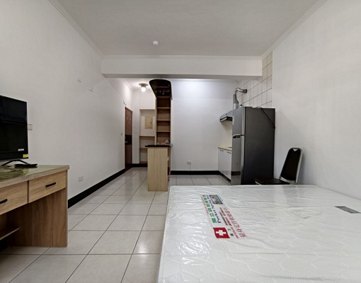 可租補-左營三鐵共構站前獨立大套房有陽台家具電齊全 - Image 2