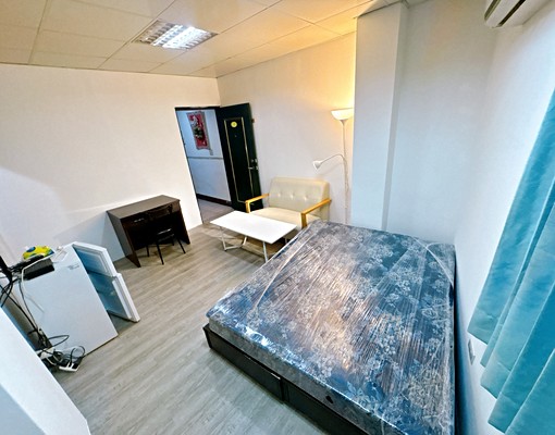 華泰高鐵~書法公園旁~精美陽台大套房 - Image 2