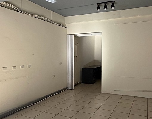 (屋主出租)太平區長億路熱鬧地段三層透天1+2店住 - Image 1