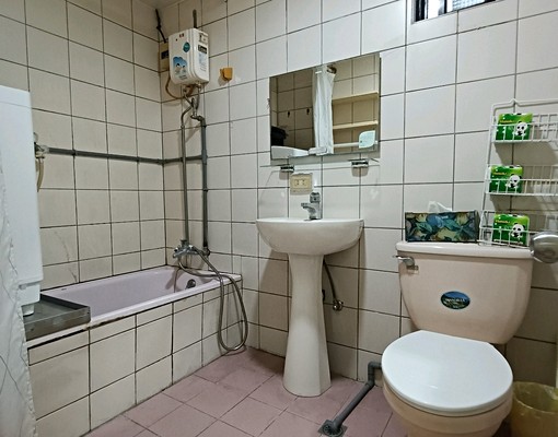 近桃園火車站電梯大樓垃圾集中 - Image 4