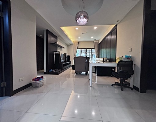 租泉世界精美裝潢3房車 - Image 11