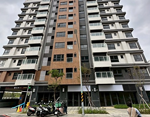 A18安置住宅📢全新電梯四房車📢可租補可入籍 - Image 1